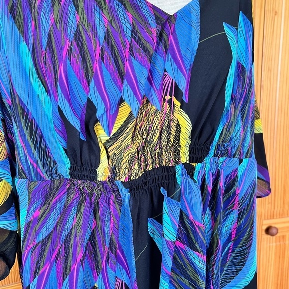 Lane Bryant 18/20 Vneck Smocked Waist Black Vibrant Abstract Floral Blouse - Picture 6 of 9